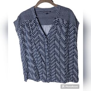 Tommy Hilfiger women's Navy/White button front sleeveless shirt size 10